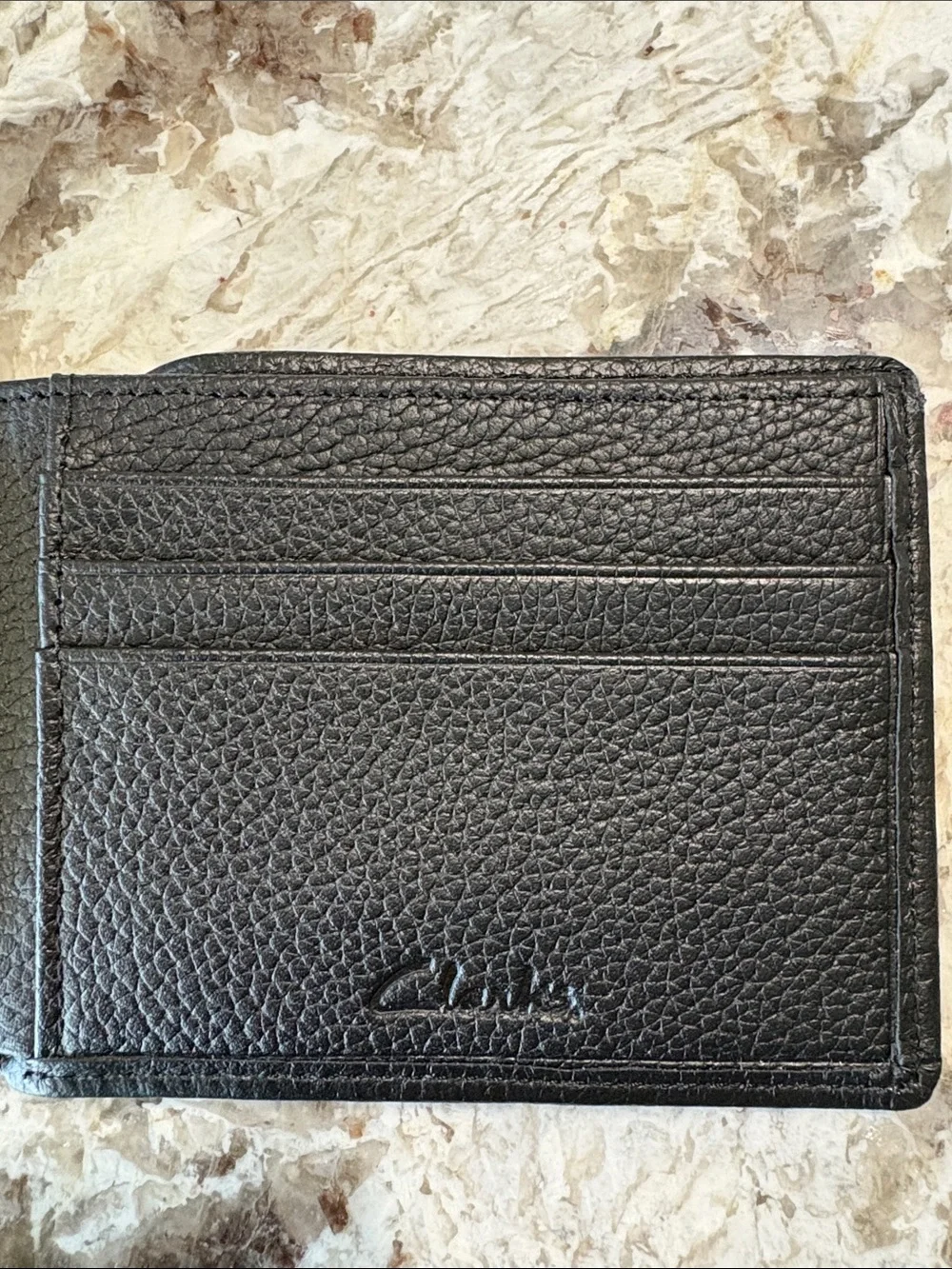 🎩 Clarks Pebbled Leather Slimfold Wallet in black